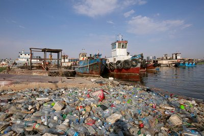 بحران زباله در عراق / جوانان عراقی دست بکار شدند
