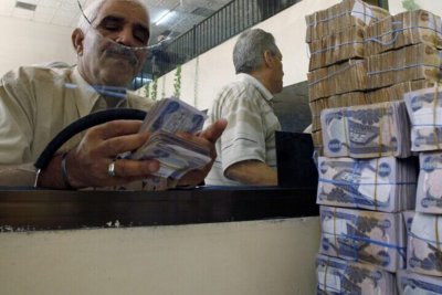 علت بی اعتمادی مردم عراق به بانک های داخلی چیست؟