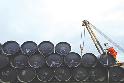 افزایش قیمت نفت، متناسب با کاهش قیمت دلار در بازار