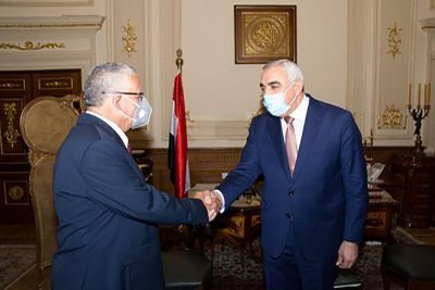 سفیر عراق در قاهره خواستار بهره مندی از تخصص مصر در پروژه های بازسازی عراق شد